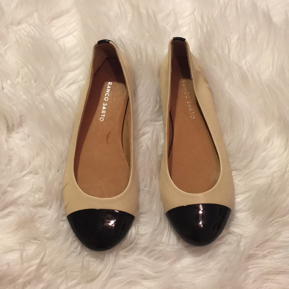 Black pointed toe nude flats nwot